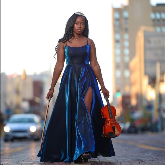 Meet your Posher, Sarah🙃 - Picture 6 of 6